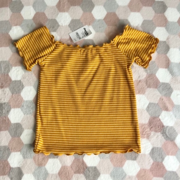 NWT--CHARLOTTE RUSSE YELLOW STRIPE TOP - Picture 2 of 8